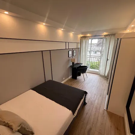Tour Eiffel 120 M2